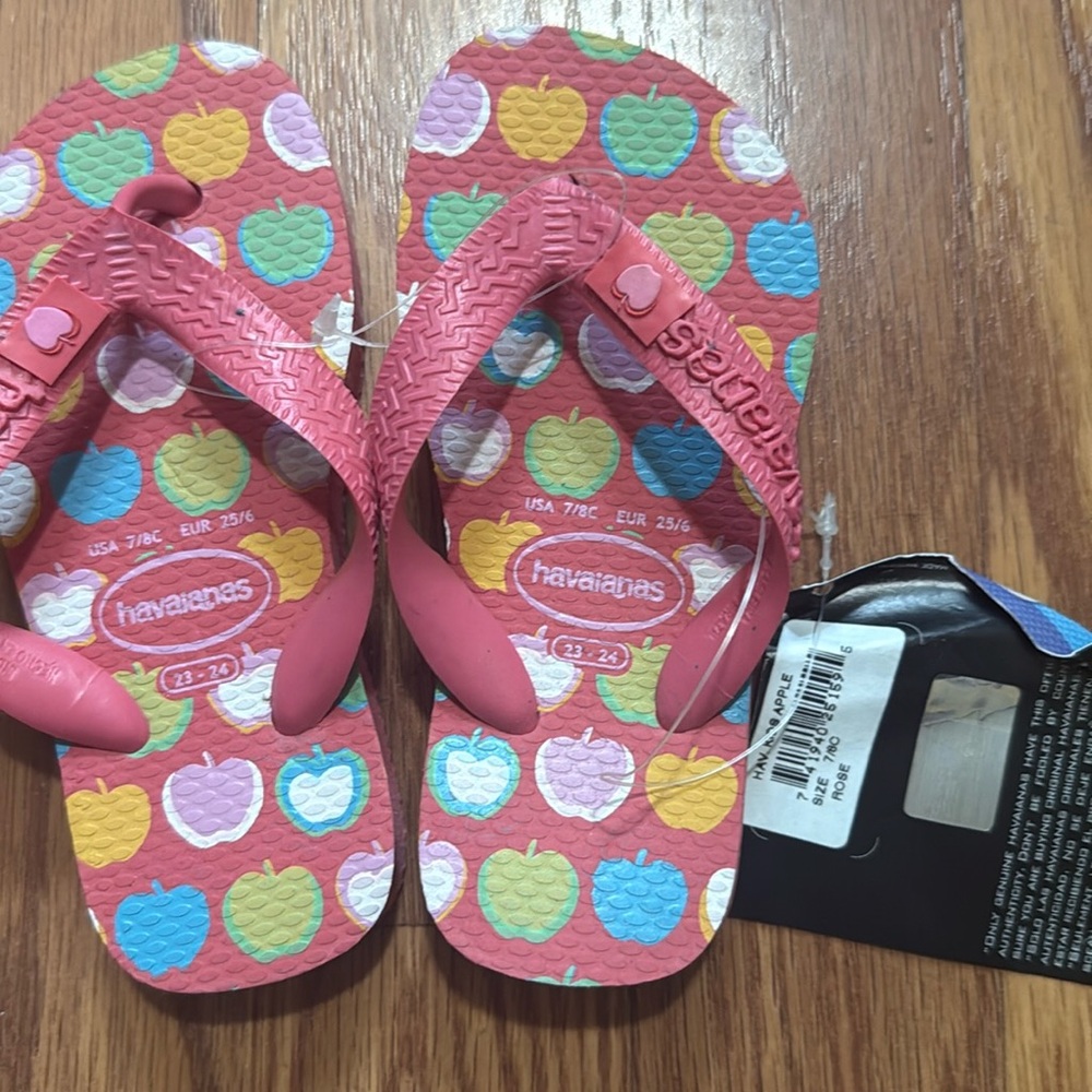 Children’s Havaianas new with tags size 7/8C red Apple print
